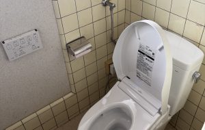 TOTO　トイレ　ピュアレストQR